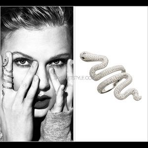 Taylor swift 3 snake rings